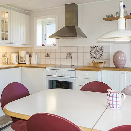 Apartment 1 Bedroom In Svaneke