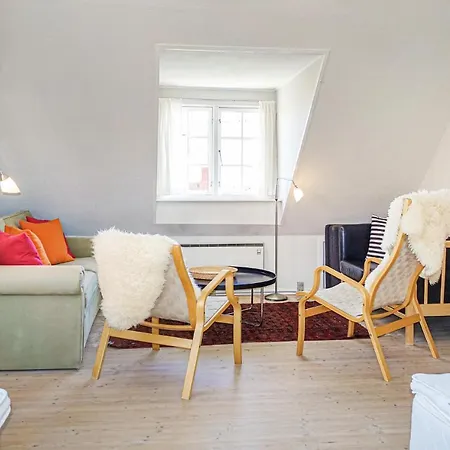 1 Bedroom In Apartment