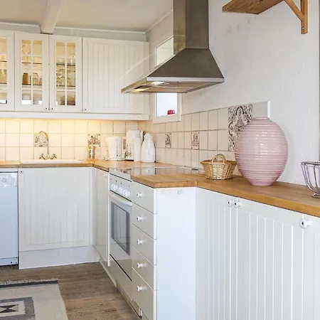 1 Bedroom In Apartment Svaneke