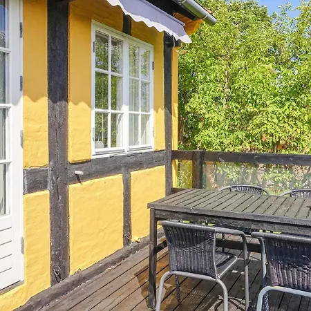 Apartment 1 Bedroom In *