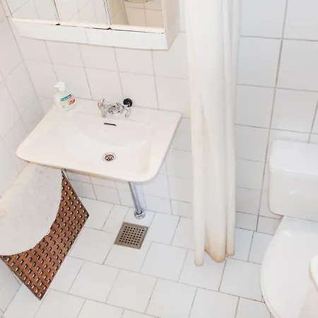 1 Bedroom In דירה *